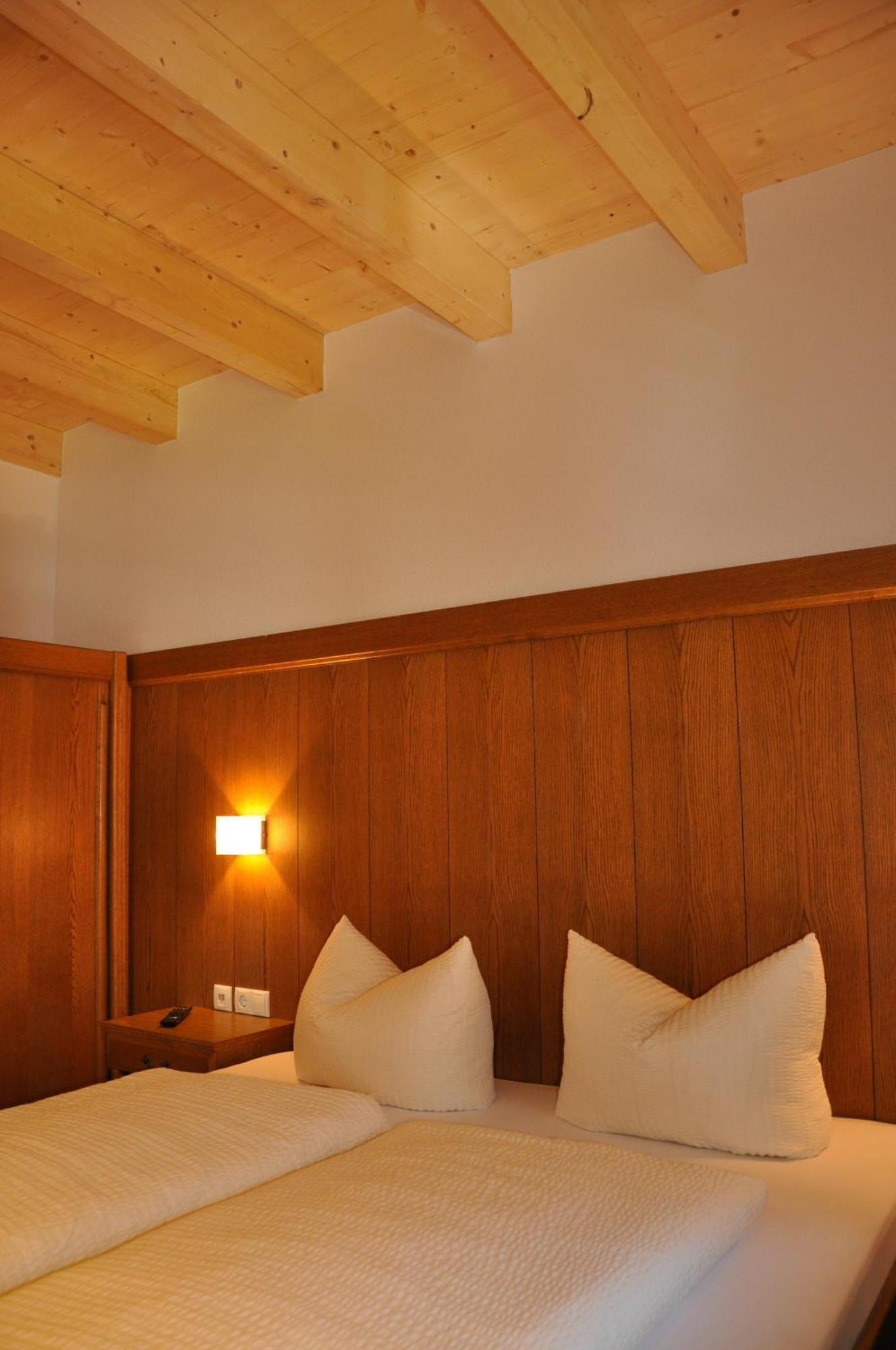 Apart - und Frühstückspension Jägerheim Kaunertal Habitación foto